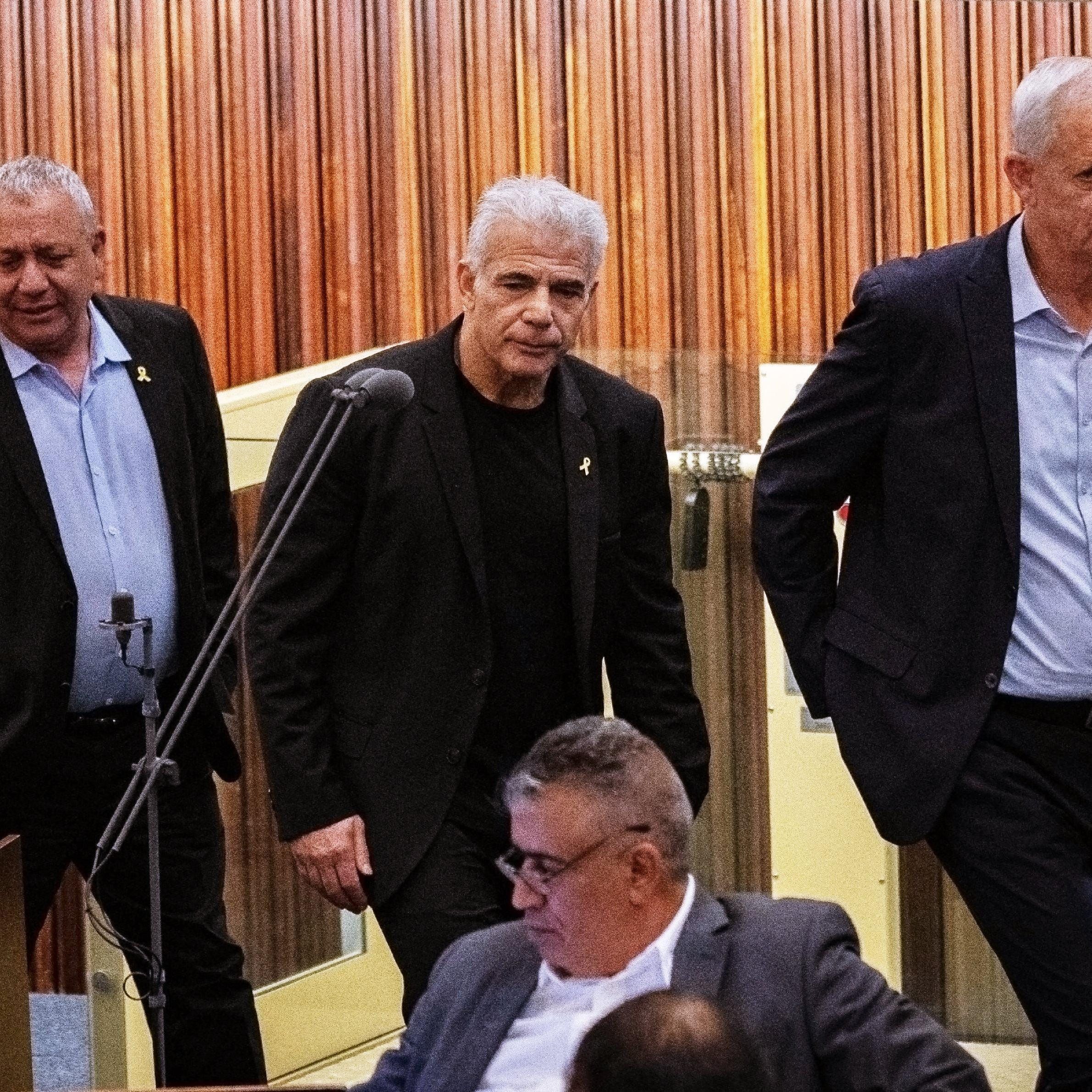 Why Is Netanyahu's Opposition Again Giving Him Such an Easy Ride Before the Elections? - Israel News