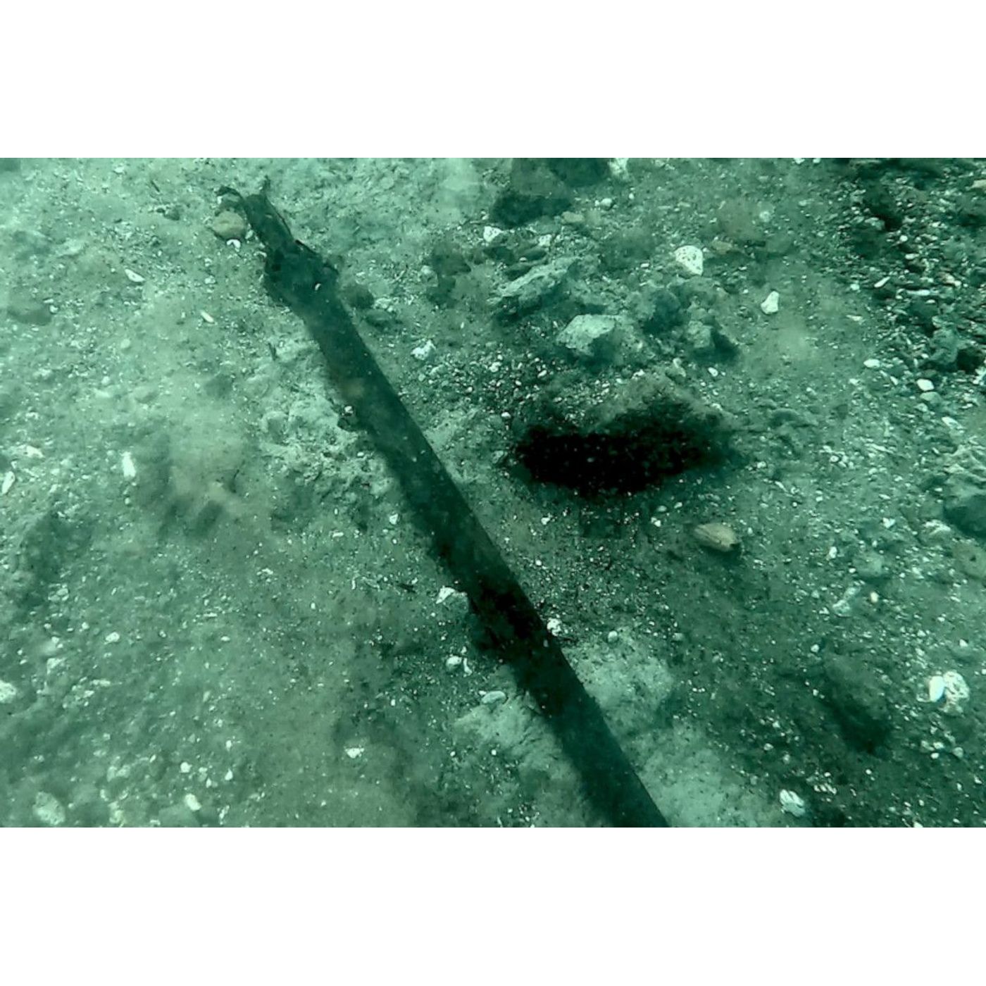 Sharp 3,000-Year-Old Bronze Sword Pulled From Italian Lake | Ancient Origins