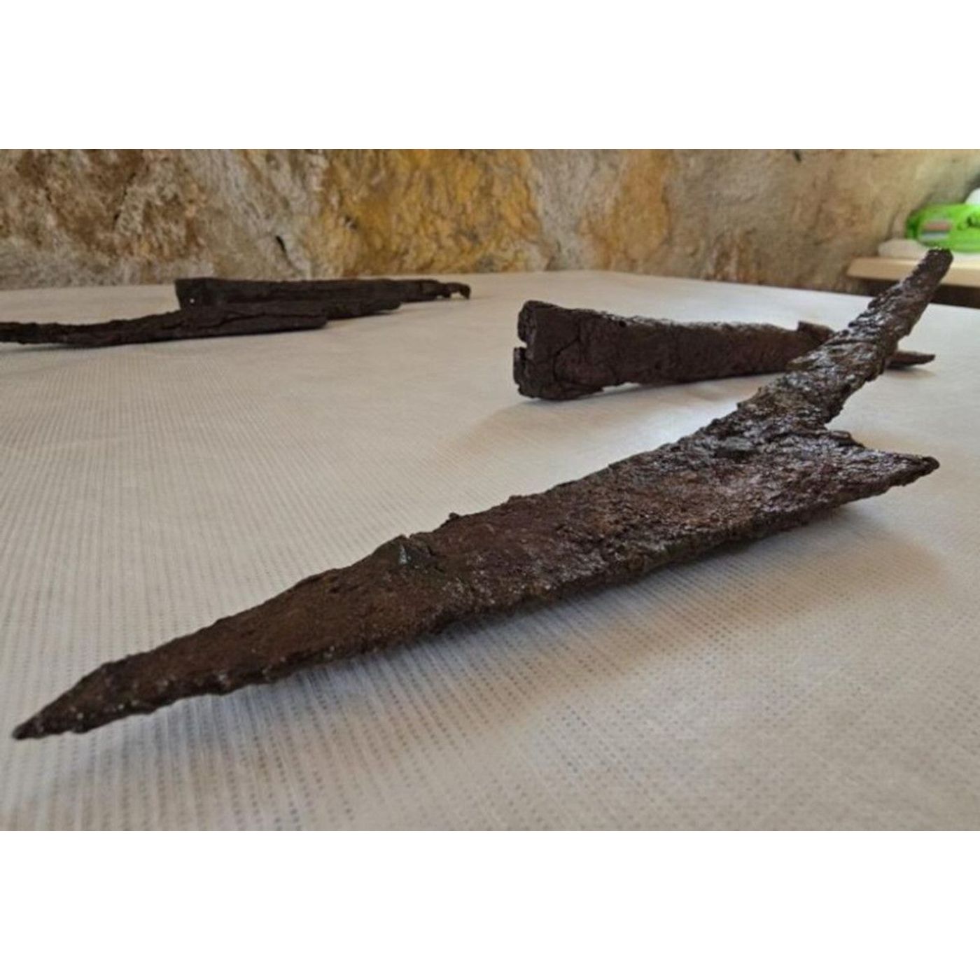 1,500-Year-Old Knife Set Reveals Ancient Livestock Practices in Hadrianopolis | Ancient Origins episode artwork