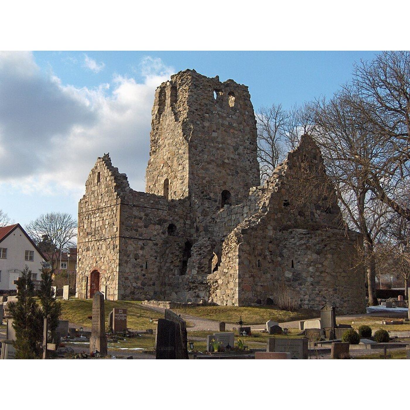 Medieval DNA Overturns “Family Grave” Assumption in Swedish Cemeteries episode artwork