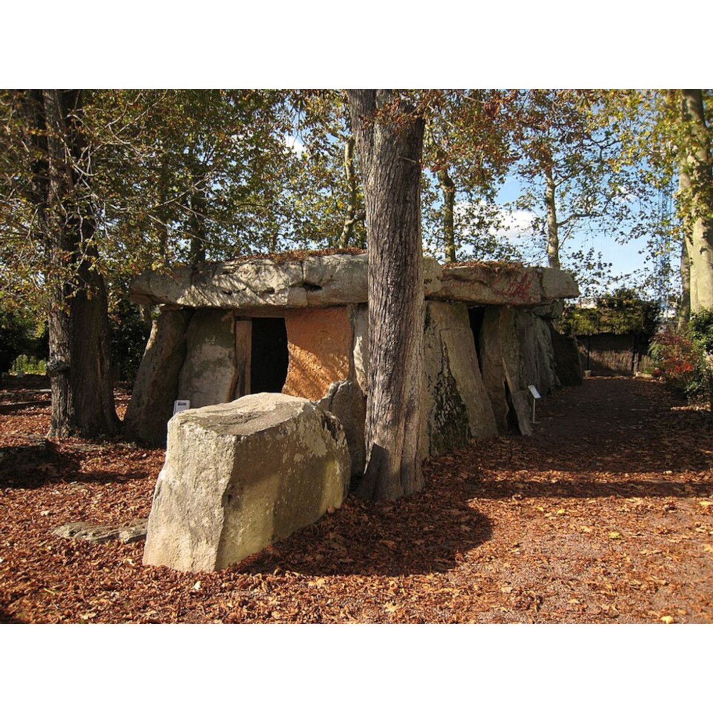 Lost Neolithic Population Near Paris Was Mysteriously Replaced by Strangers | Ancient Origins episode artwork