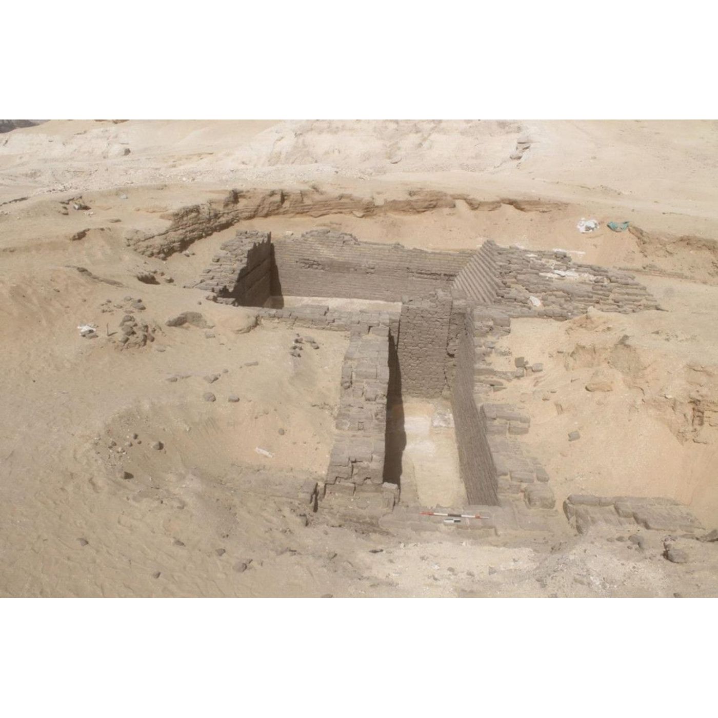 5,000-Year-Old Tombs Found in Minya Rewrite the Origins of Egyptian Pyramid Architecture | Ancient Origins episode artwork