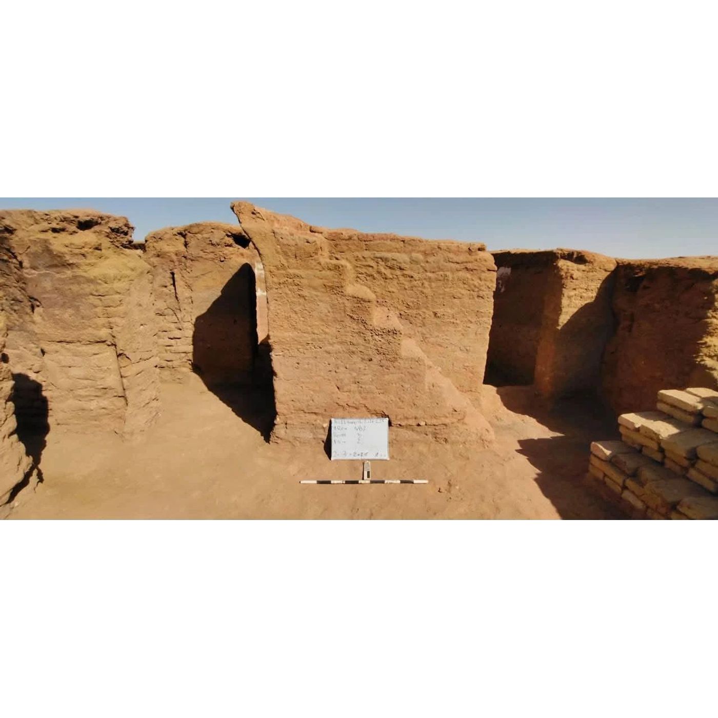 Lost Desert City Buried for 1,600 Years Unearthed in Egypt episode artwork