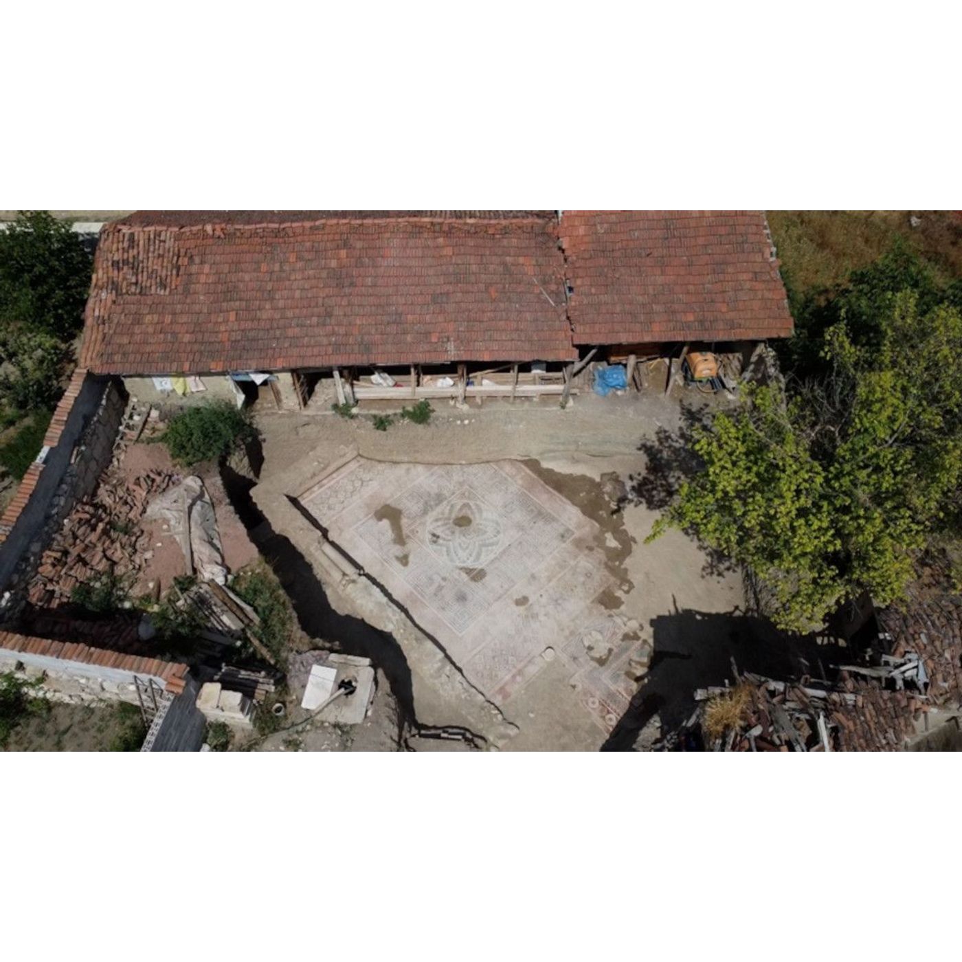 Roman Mosaic Uncovered in Tokat After Illegal Digging Exposes Buried Site | Ancient Origins episode artwork