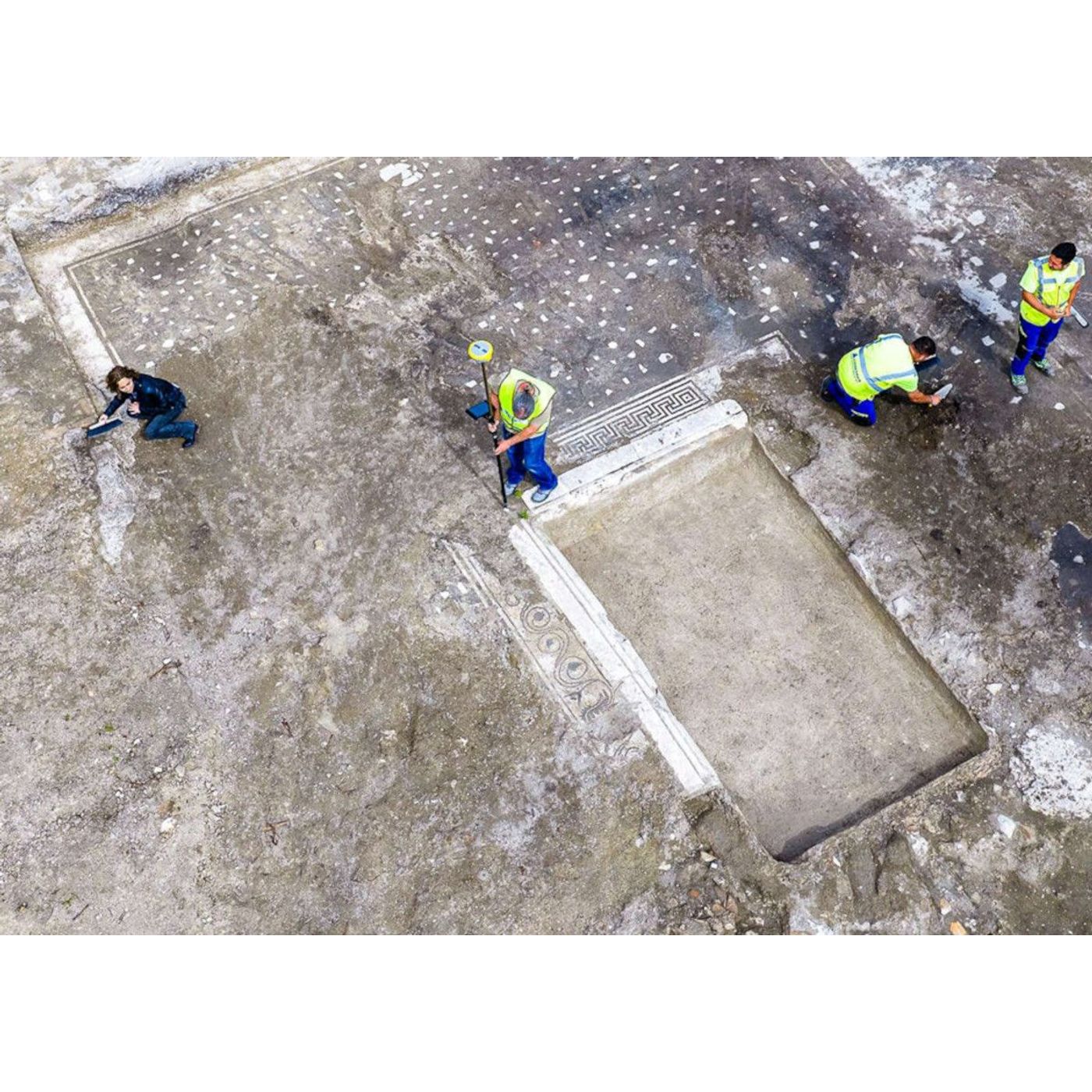 Lost First-Century Roman Villa Likely Visited by Three Emperors Unearthed | Ancient Origins episode artwork